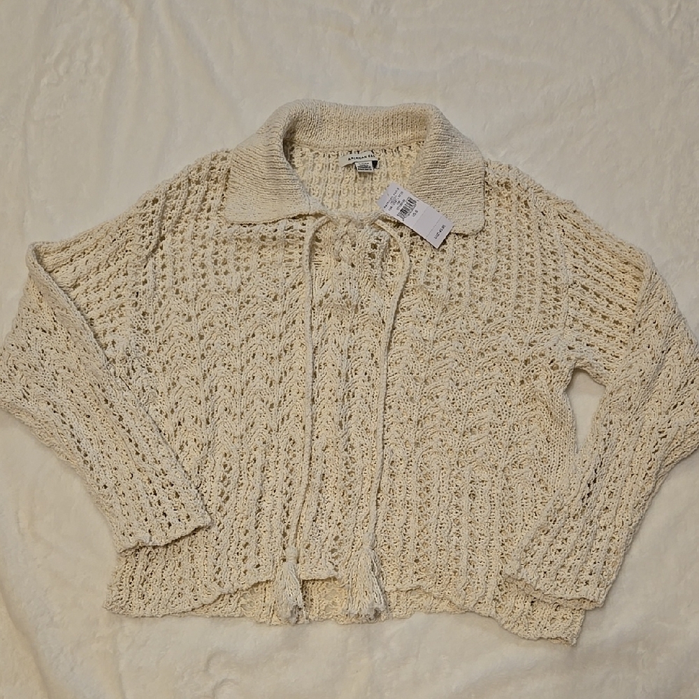 B78. New American Eagle Outfitters Cream Polo Lace Up Knit Sweater Size Small - Picture 4 of 6